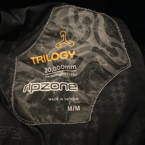 Geometric Patterned Jacket - Picture 2 of 3